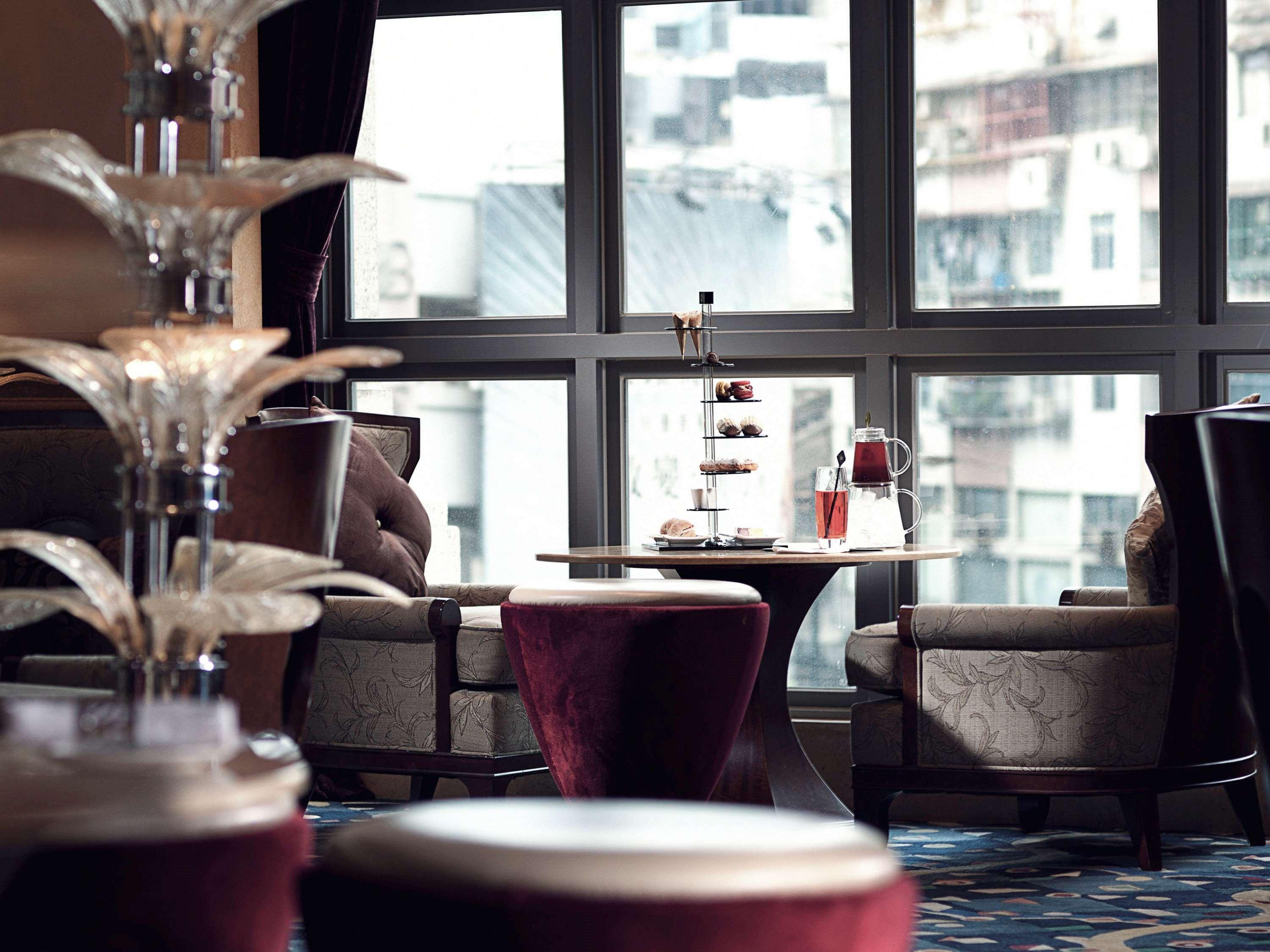 Sofitel Macau At Ponte 16 Hotel Eksteriør billede The Club Lounge at the Hong Kong International Convention and Exhibition Centre