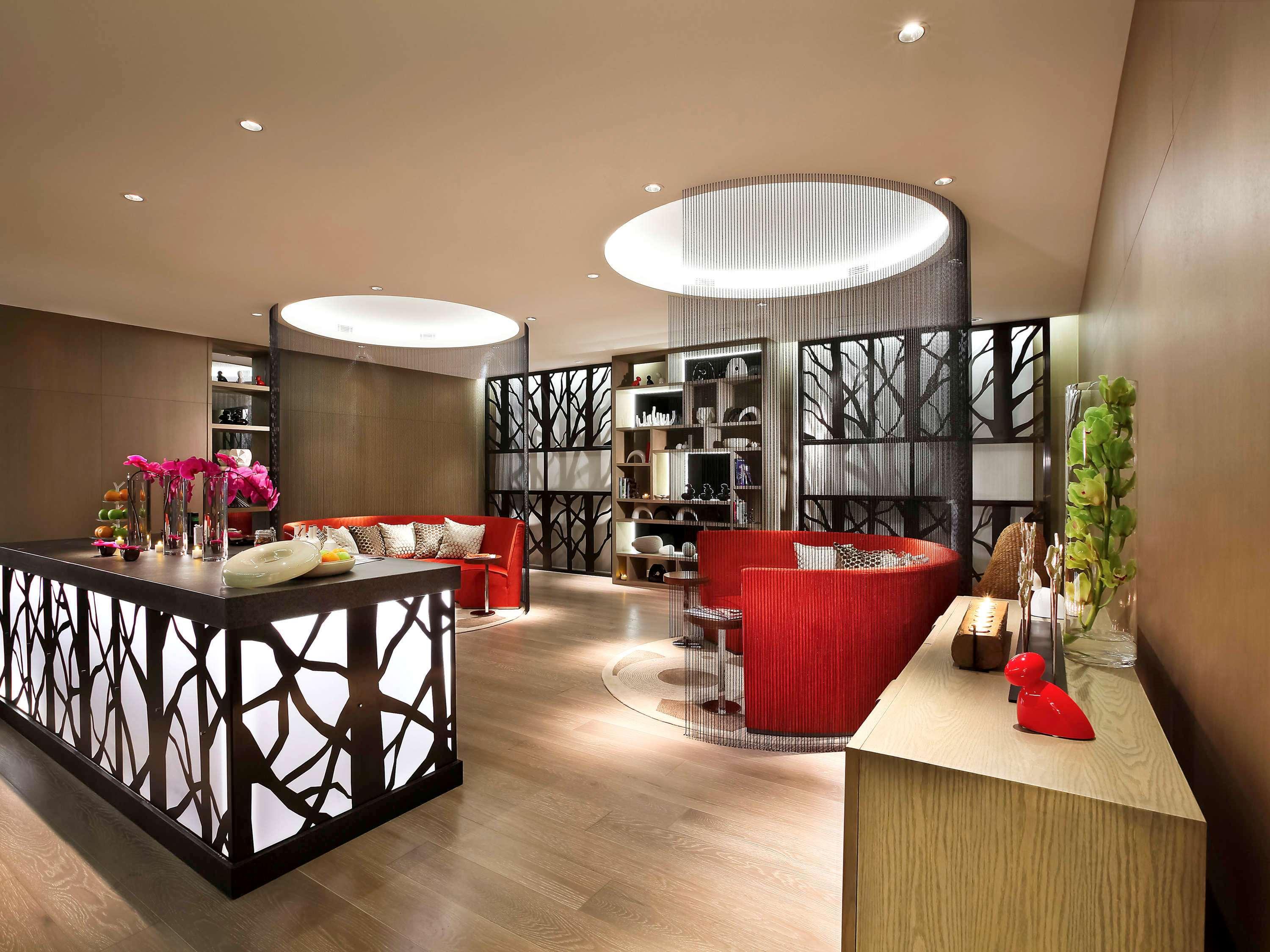 Sofitel Macau At Ponte 16 Hotel Eksteriør billede The lounge at the airport