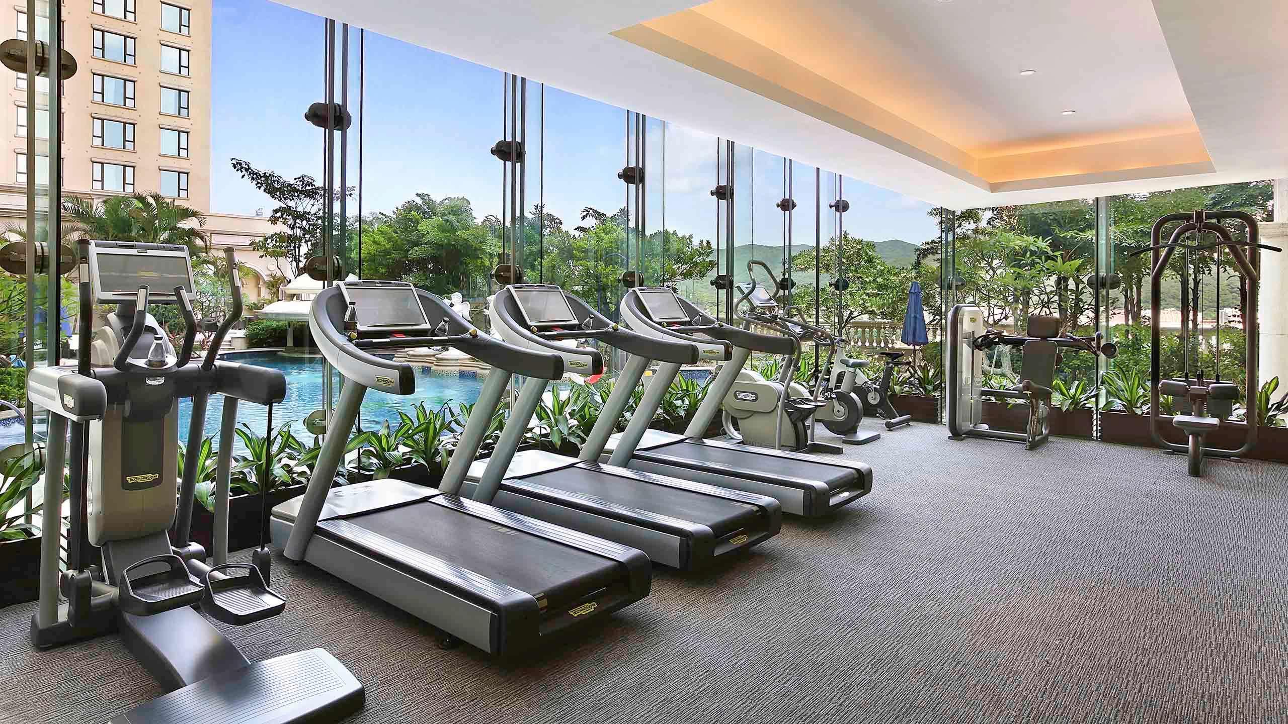 Sofitel Macau At Ponte 16 Hotel Eksteriør billede The gym at the hotel