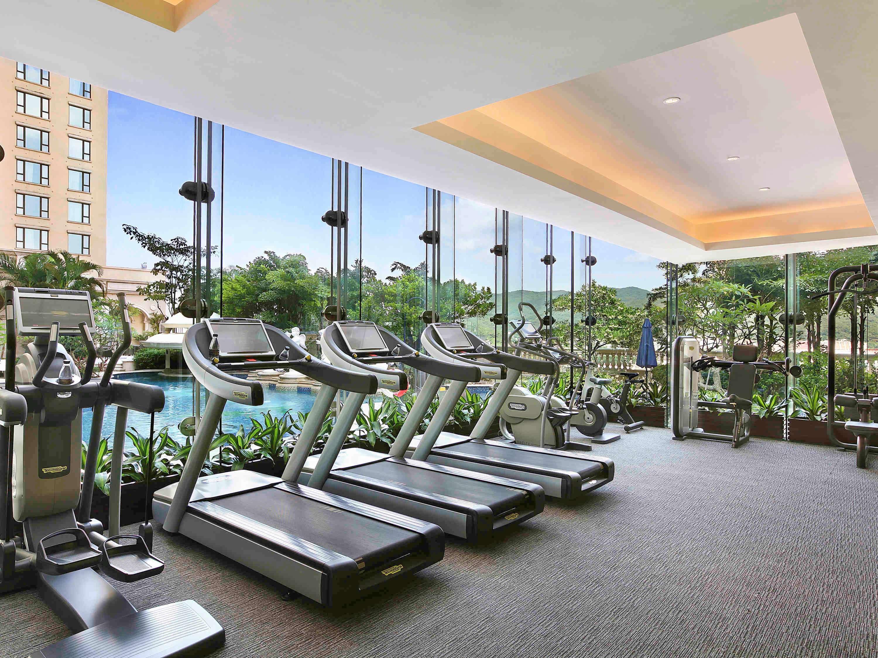 Sofitel Macau At Ponte 16 Hotel Eksteriør billede The gym at the hotel
