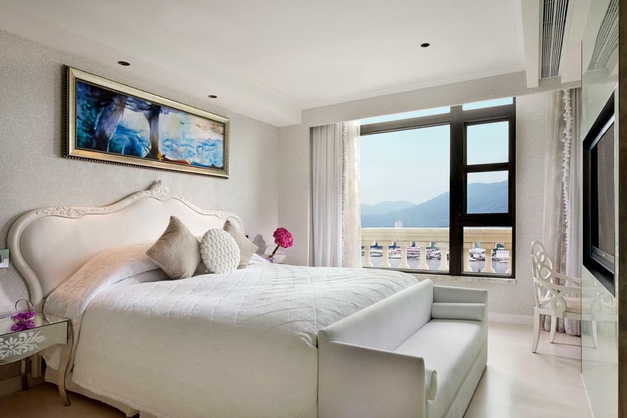 Sofitel Macau At Ponte 16 Hotel Eksteriør billede A bedroom at The Mira
